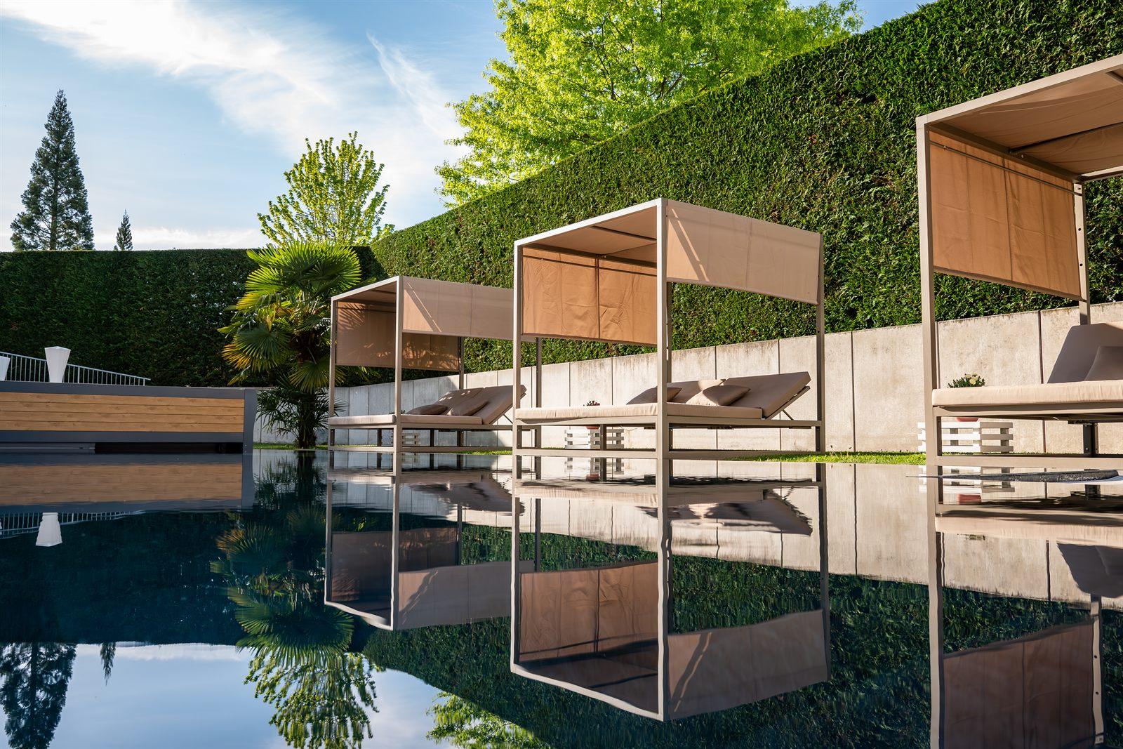 Pool & Outdoor